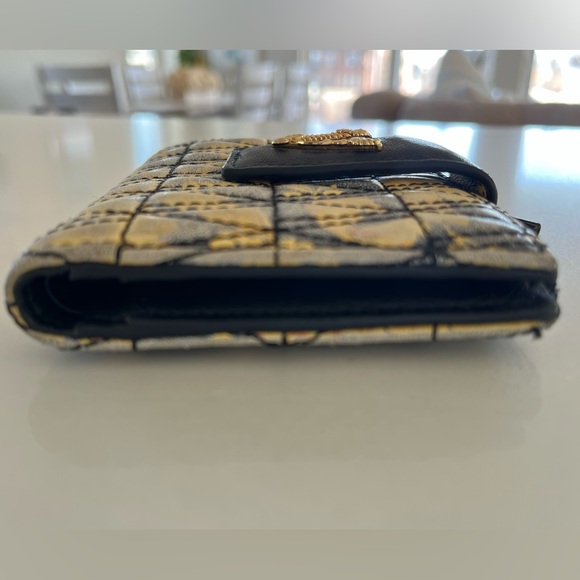 Versace Virtus Quilted Compact Wallet – Black & Yellow Floral w/ Gold Hardware - Picture 10 of 15